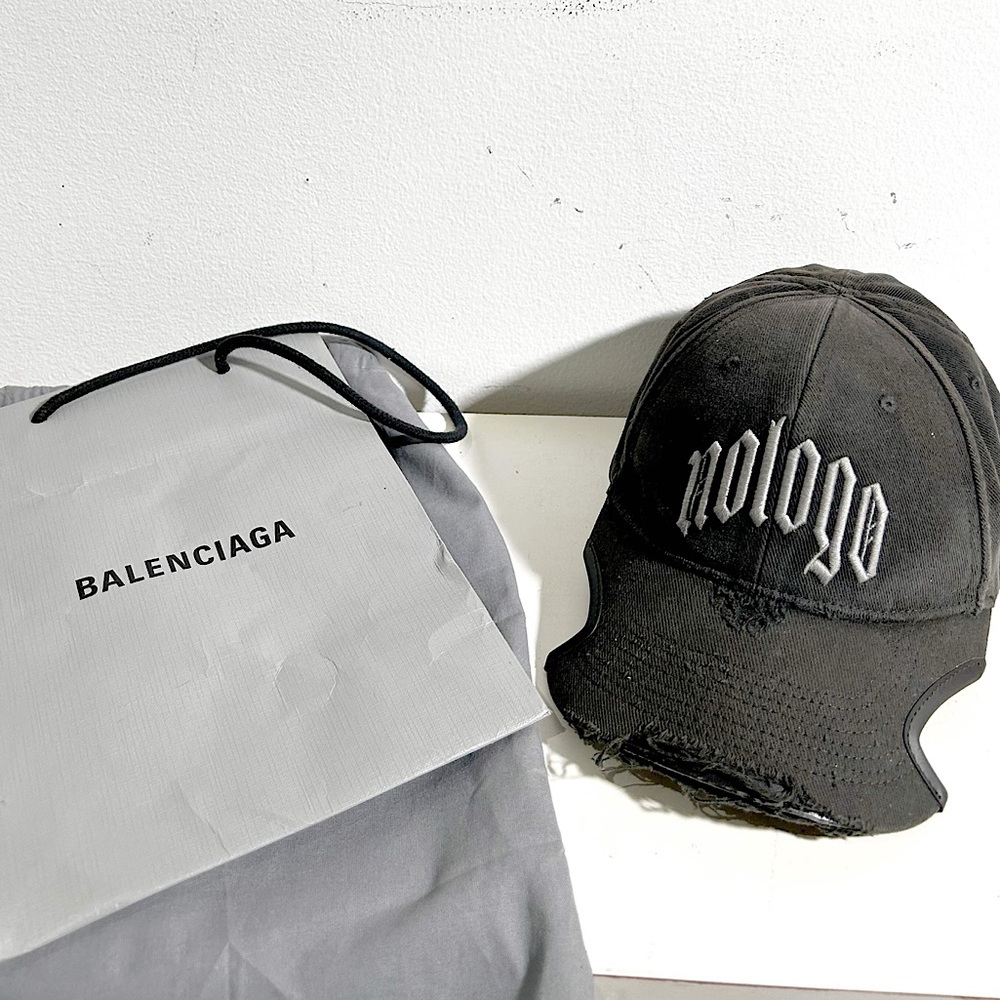 Balenciaga Nologo Cap in black and grey cotton drill